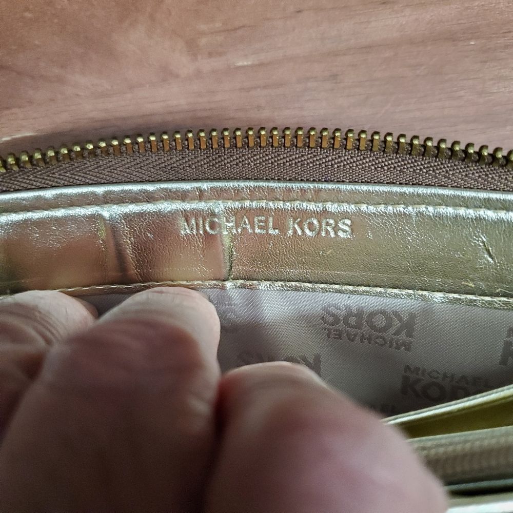 Michael Kors MK Delancy Wallet Zip Clutch NWOT - Picture 6 of 8